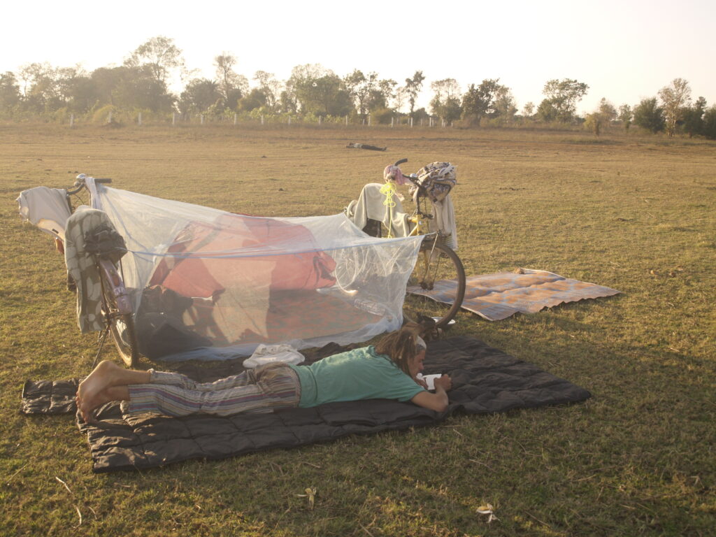 Heldor hanging in Indian desert